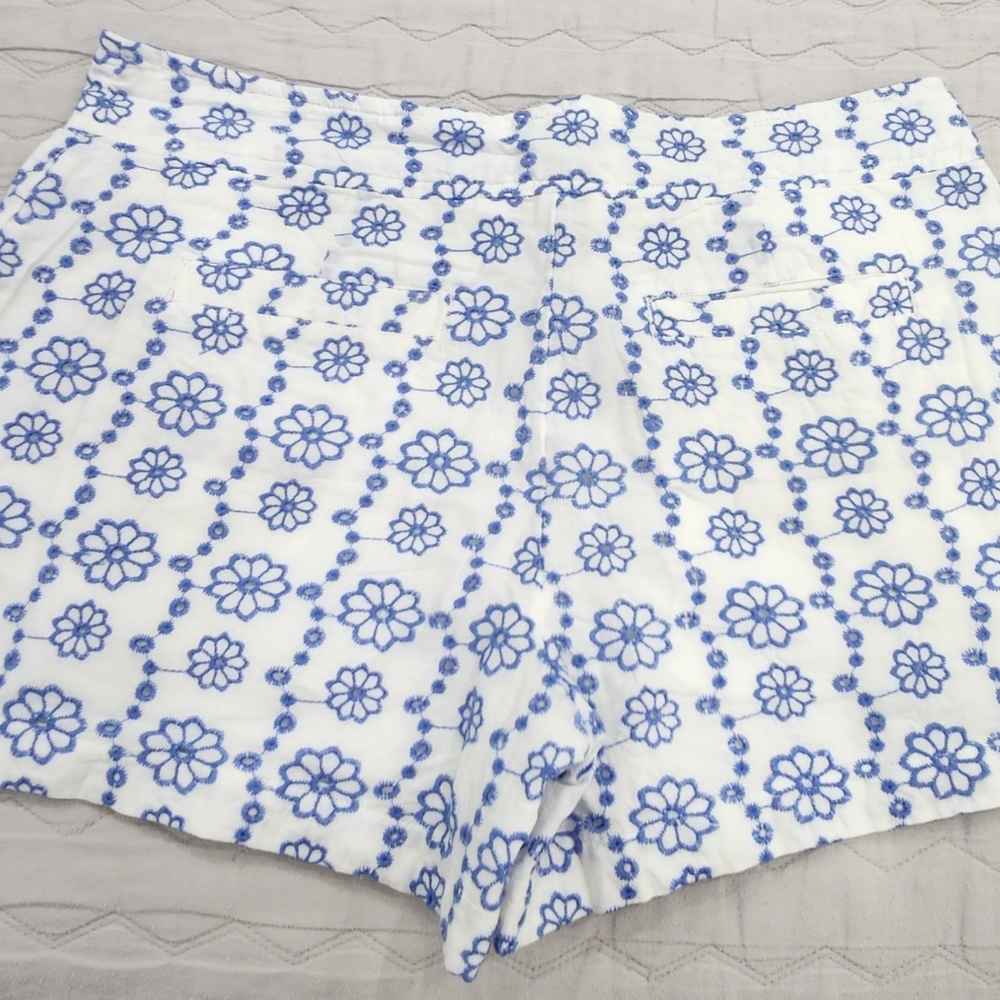 Vineyard vines short size 2
